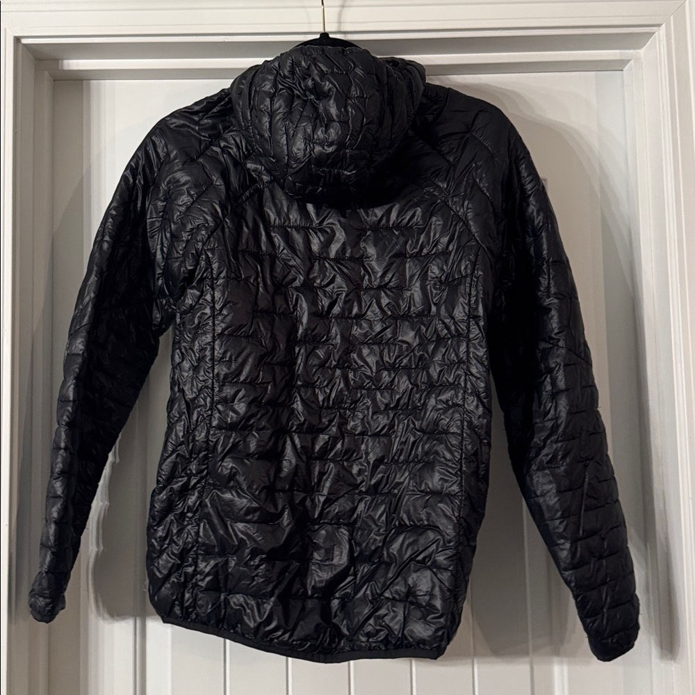 Patagonia Packable Hooded Jacket - Picture 2 of 4